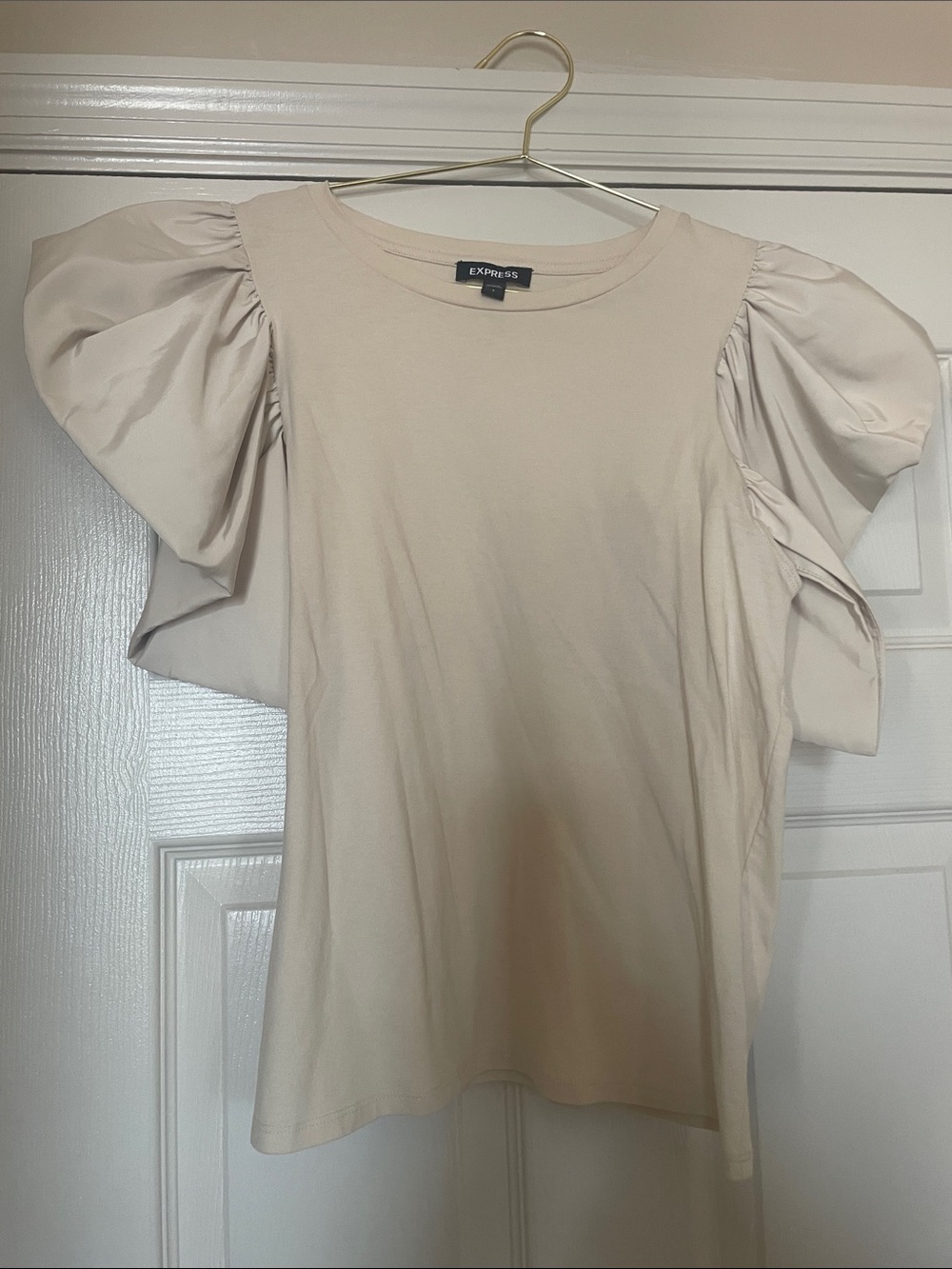 Express Puff Sleeve Tee in Light Cream